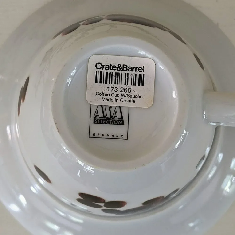 Crate&Barrel Set of 2 Coffee Or Hot Cocoa Cups & Matching Saucers